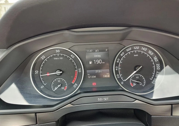 Skoda Superb cena 97899 przebieg: 121247, rok produkcji 2019 z Prudnik małe 562
